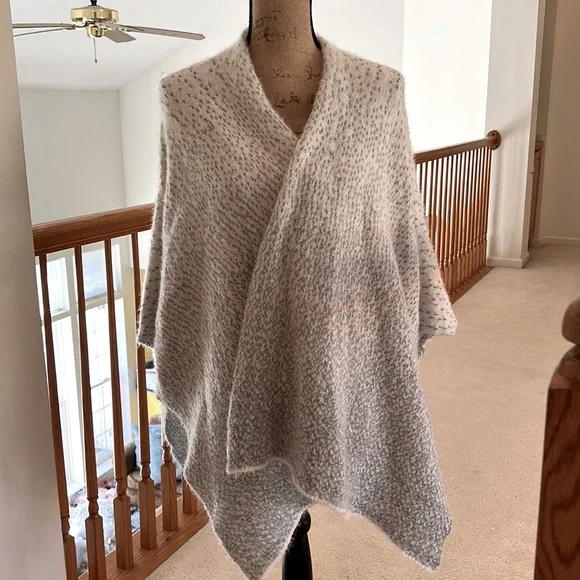 LC Lauren Conrad Sweaters Nwot Lauren Conrad Poncho Poshmark